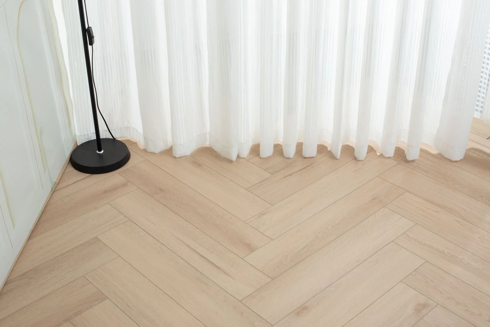 Плитка SPC "OneFloor" 3032 А,В  ЁЛКА (640*128*4 мм) — купить в Ангарске