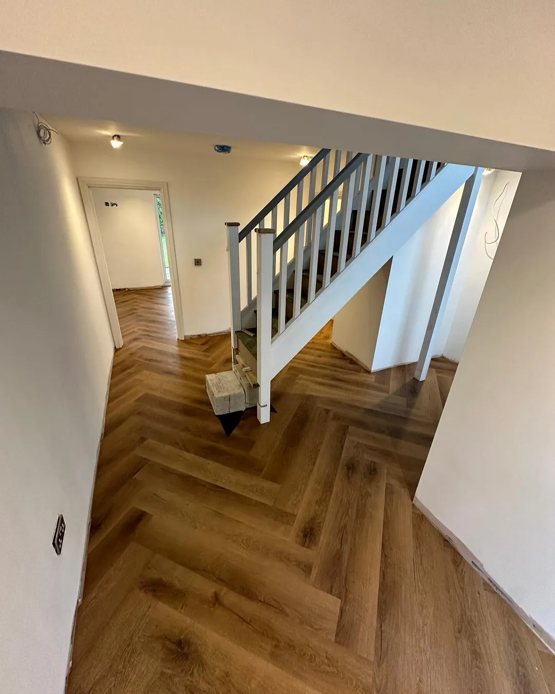 Кварцвиниловая плитка "Invictus" Royal Oak Mocca (406*102*2мм) — купить в Ангарске