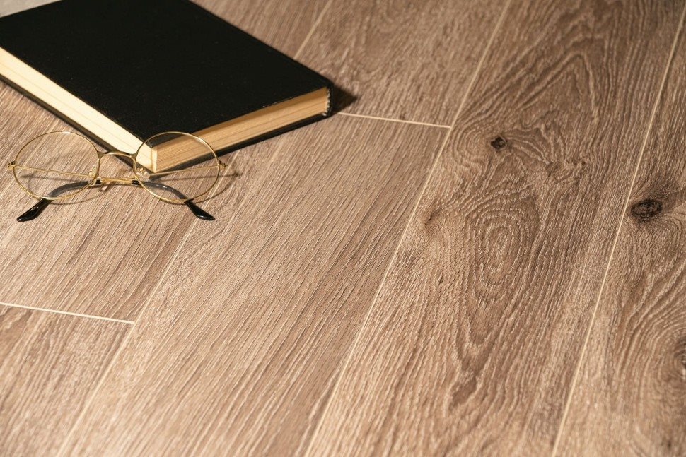 Виниловый ламинат "Bonkeel" Style Дуб Матира (1200*125*4 мм) — купить в Ангарске