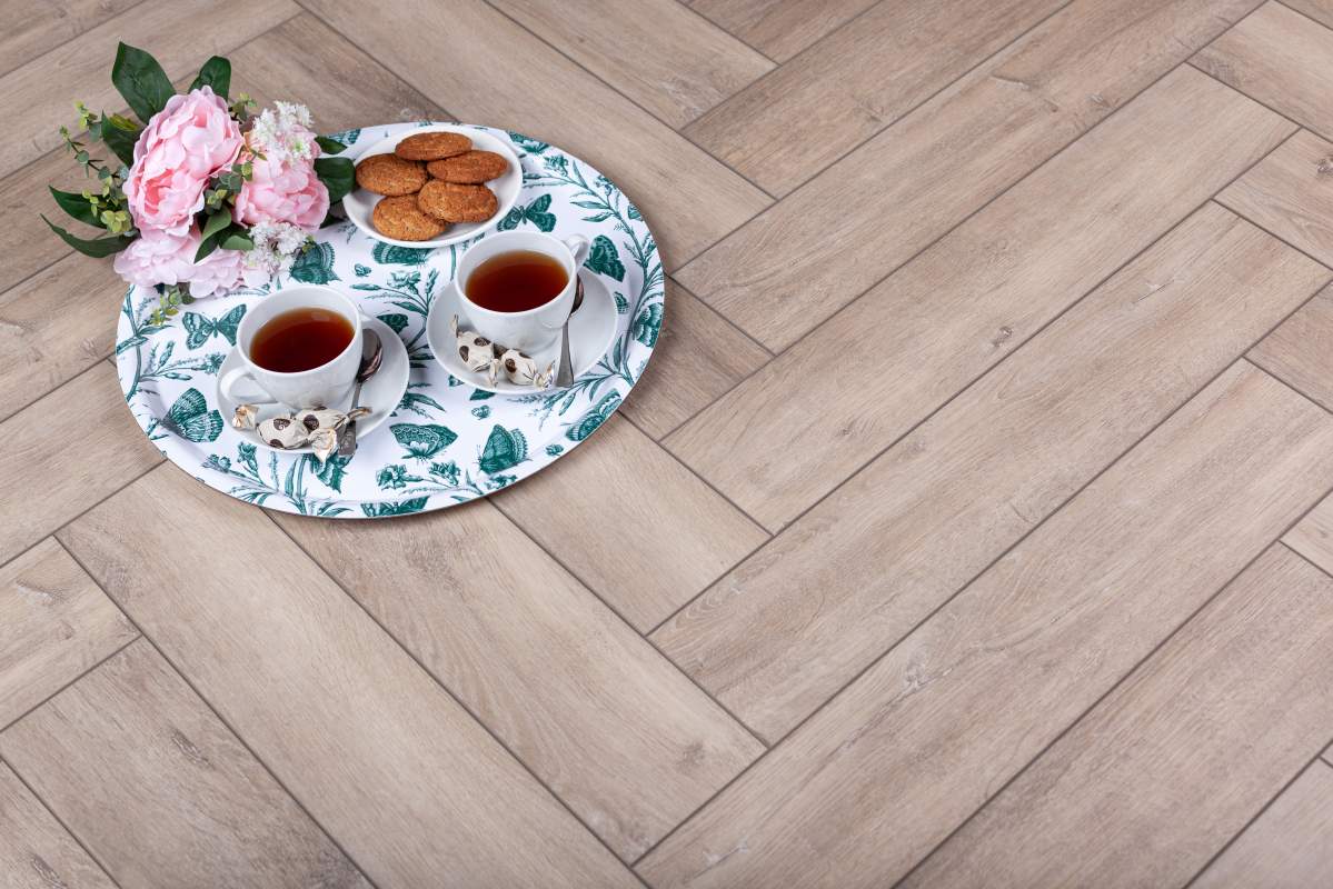 Замковая ПВХ плитка "Aberhof" Carmelita 0532 (615*123*5 мм) — купить в Ангарске