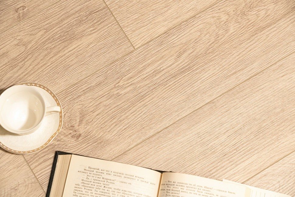 Виниловый ламинат "Bonkeel" Style Дуб Гарднер (1200*125*4 мм) — купить в Ангарске