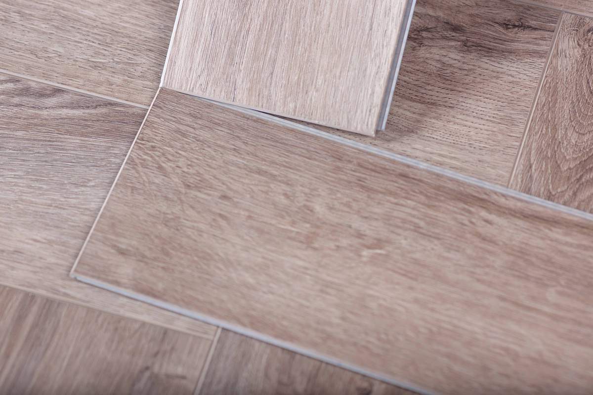 Замковая ПВХ плитка "Aberhof" Carmelita 2626 (615*123*5 мм) — купить в Ангарске